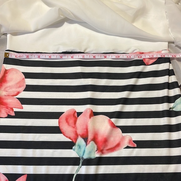 Ladies floral cocktail dress - Size LG - Picture 7 of 8